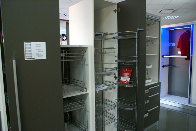 Cosuri si coloane pt mobilier Hafele Showroom Bucuresti