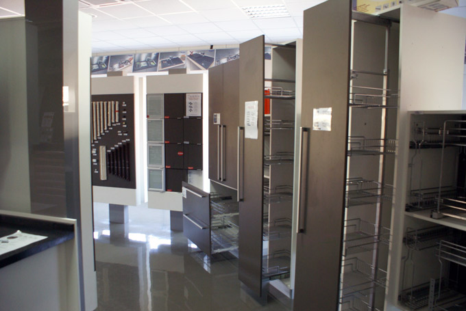 Cosuri si coloane pt mobilier Hafele Showroom Bucuresti