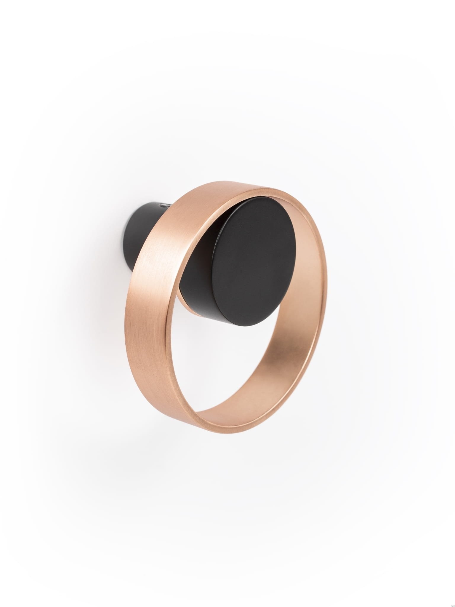 Agatatoare cuier rotunda Orbit, finisaj negru mat/cupru periat, 75x45 mm