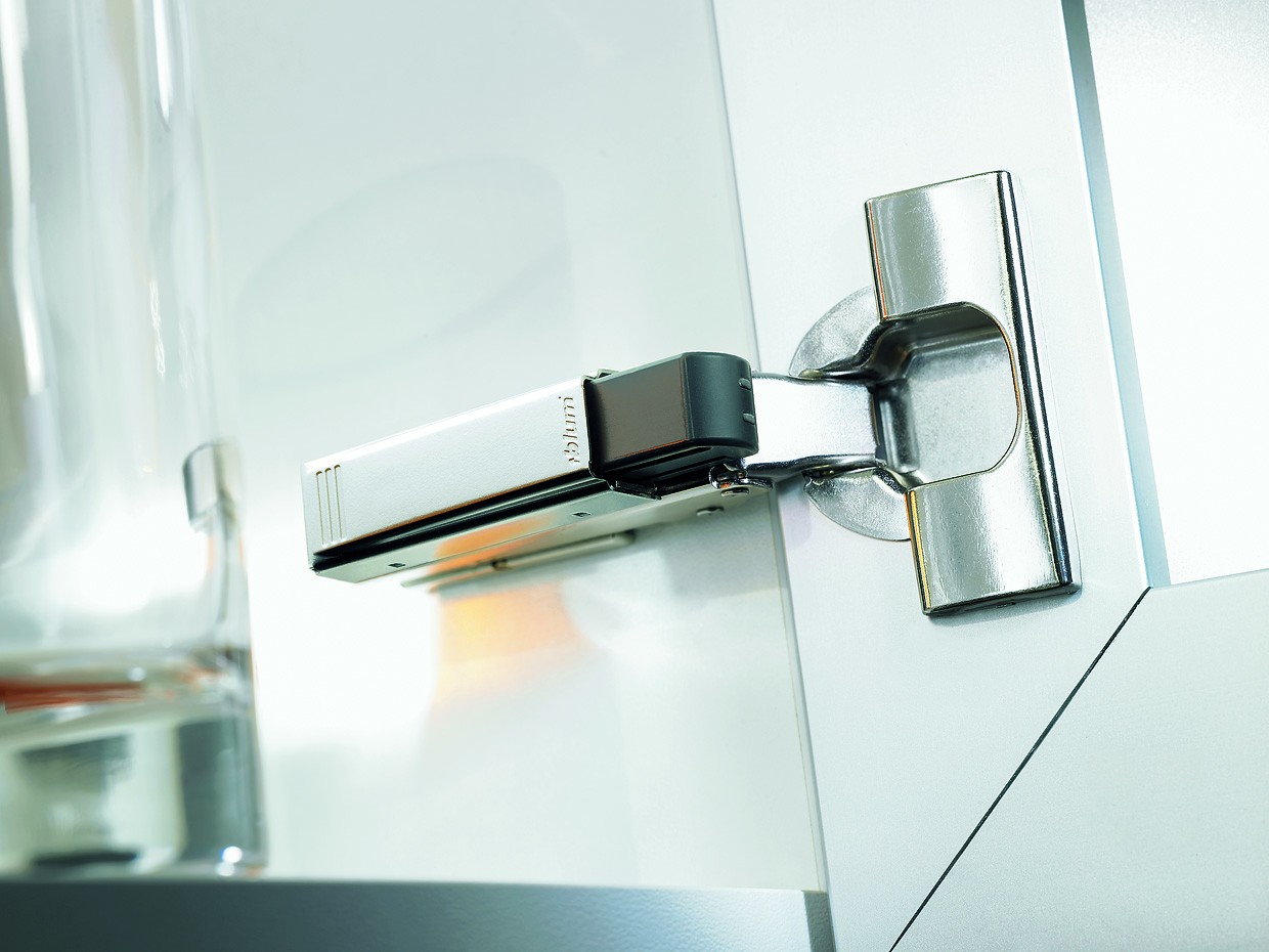 973A0600 - BLUMOTION pentru usi